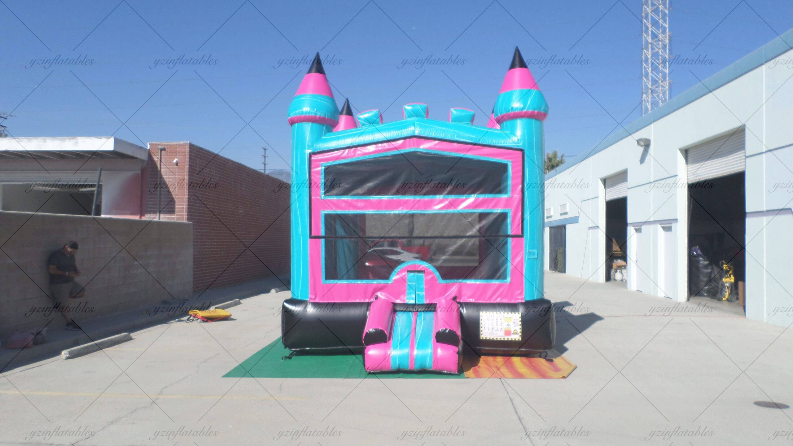 Miami 80s House